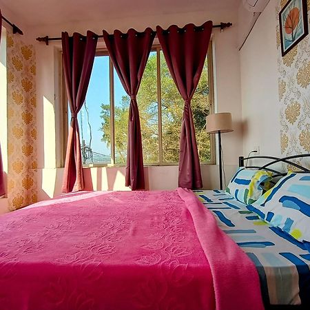 Gs Home On The Bay - Super Sea View Glass Studio Apartment Vagator Luaran gambar