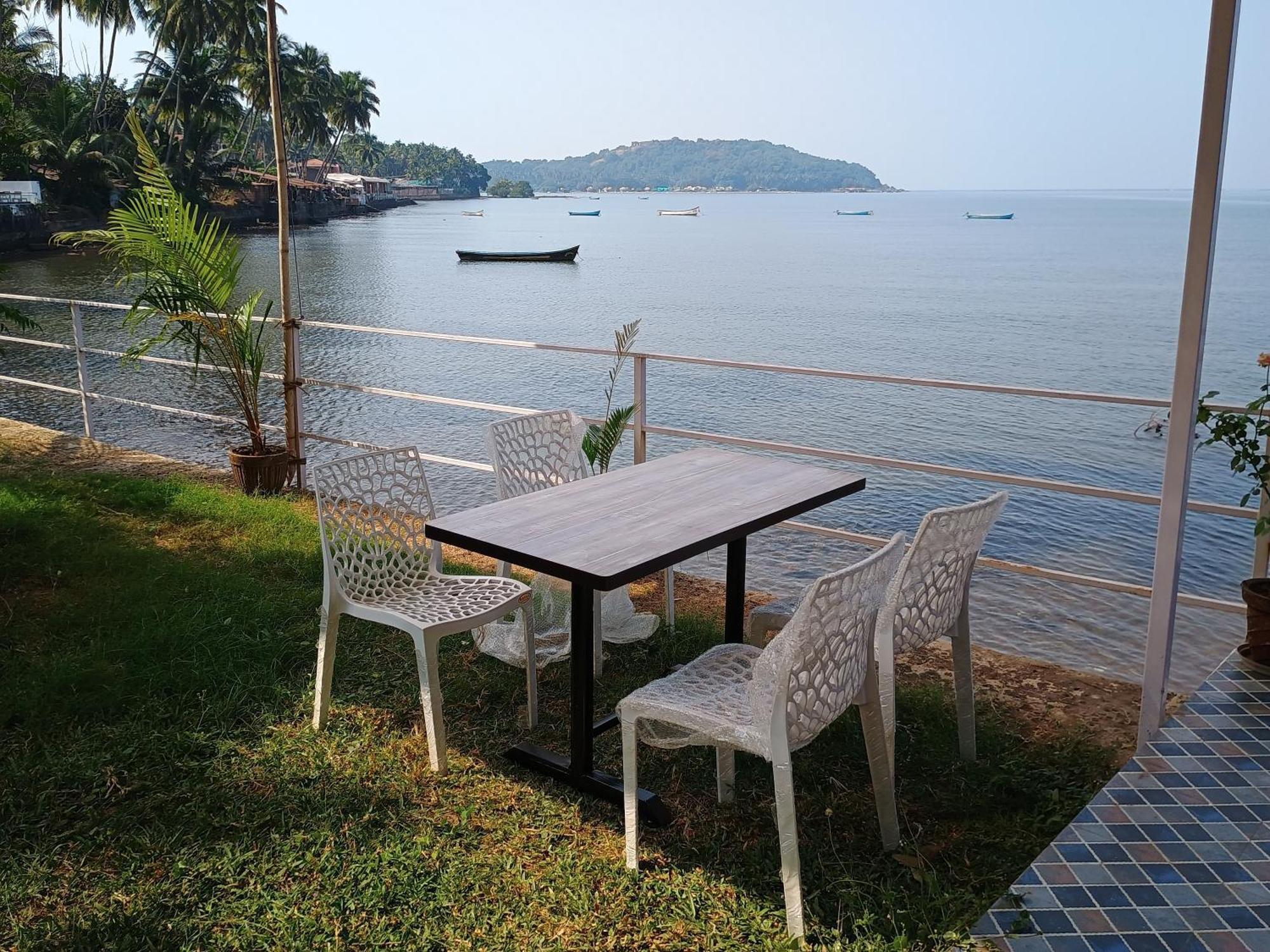 Gs Home On The Bay - Super Sea View Glass Studio Apartment Vagator Luaran gambar