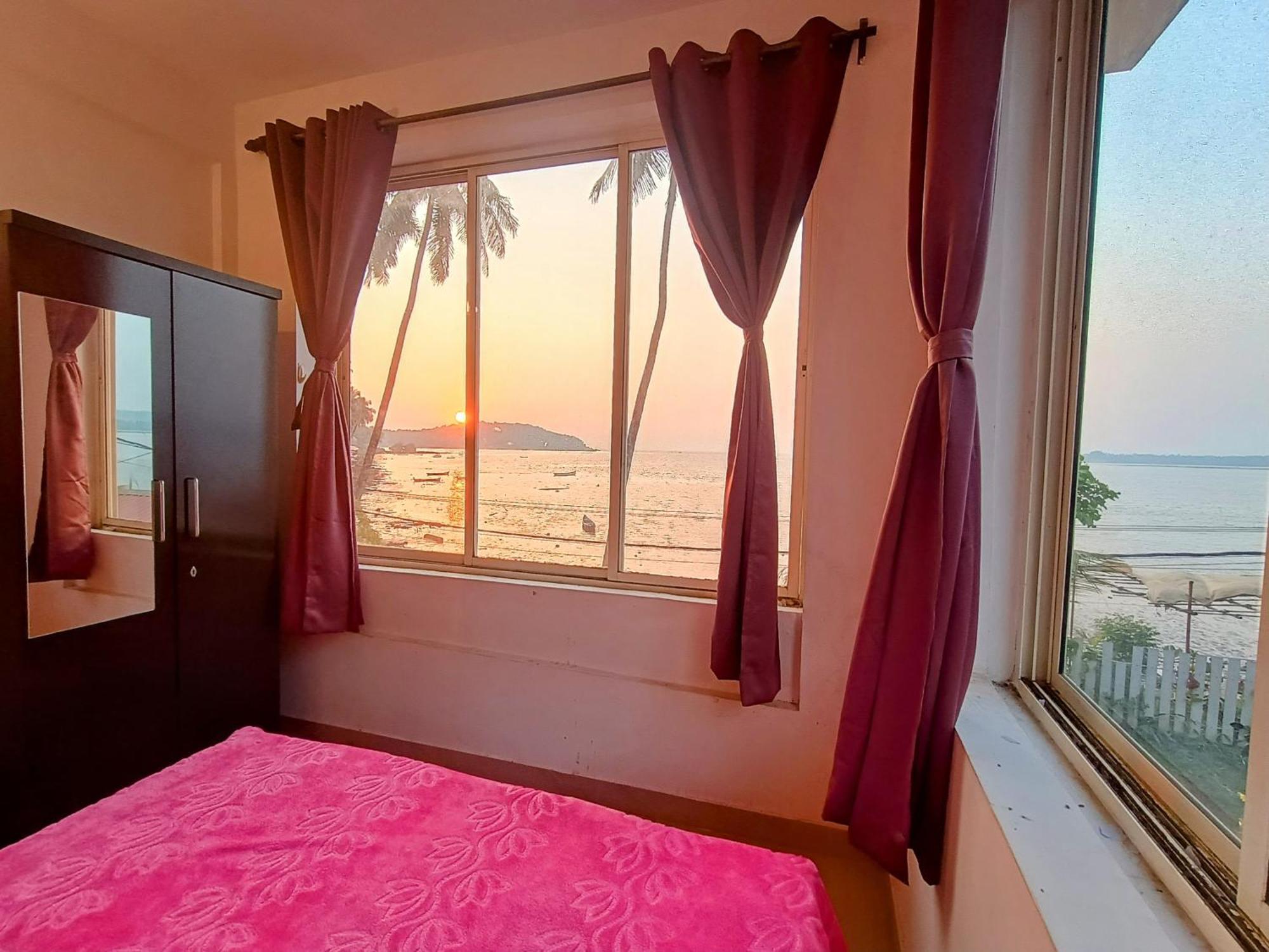 Gs Home On The Bay - Super Sea View Glass Studio Apartment Vagator Luaran gambar