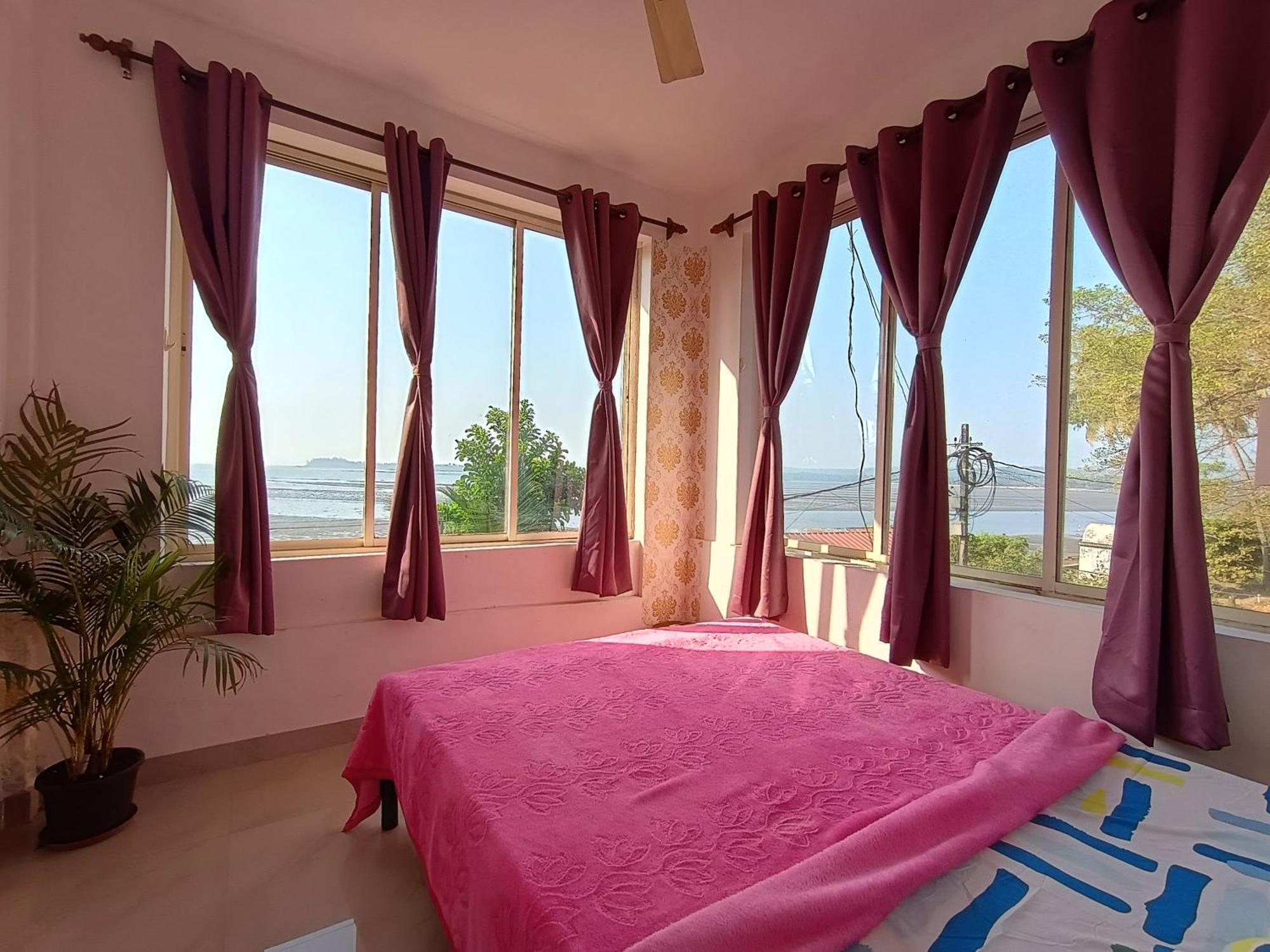 Gs Home On The Bay - Super Sea View Glass Studio Apartment Vagator Luaran gambar