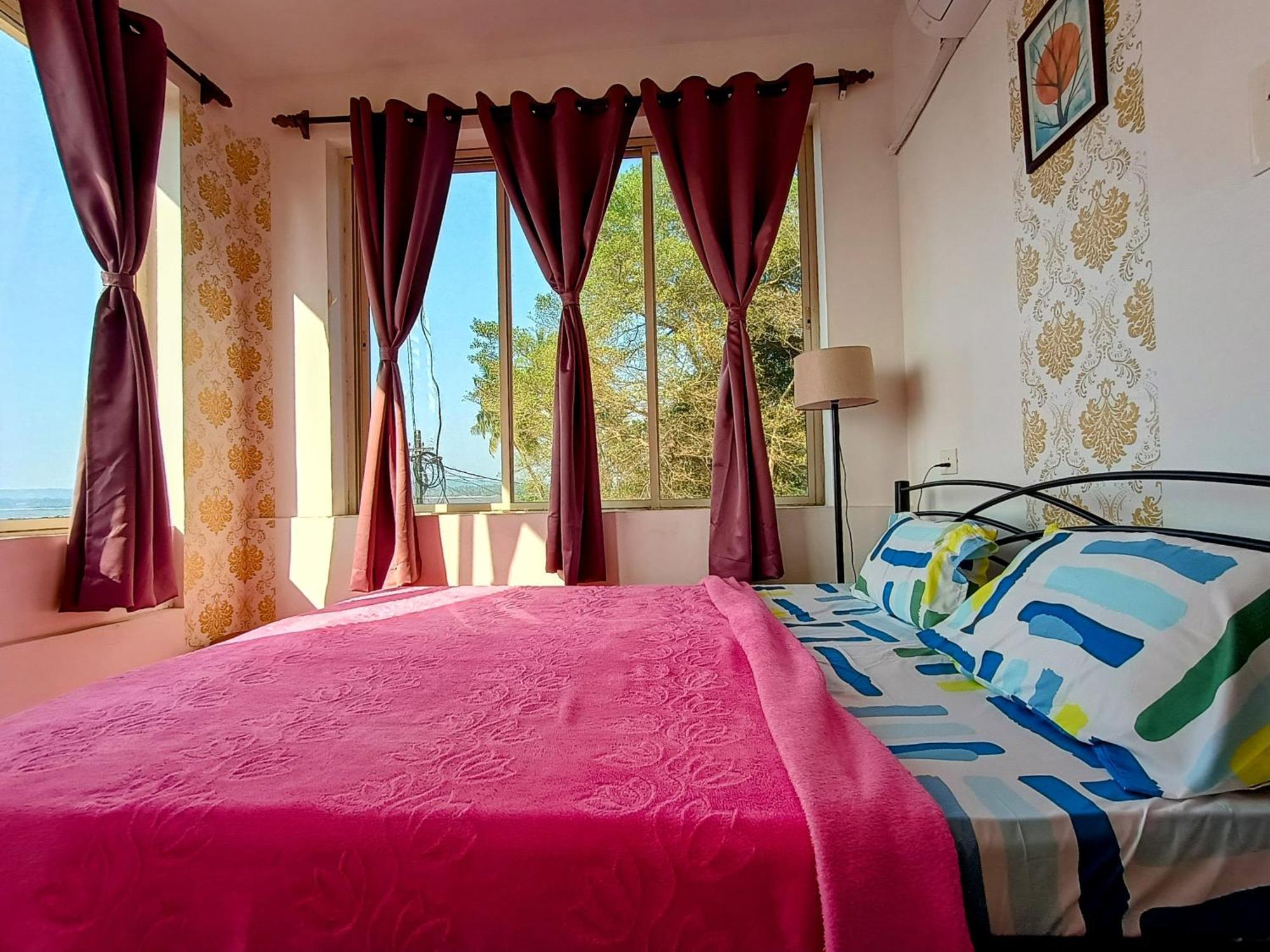 Gs Home On The Bay - Super Sea View Glass Studio Apartment Vagator Luaran gambar