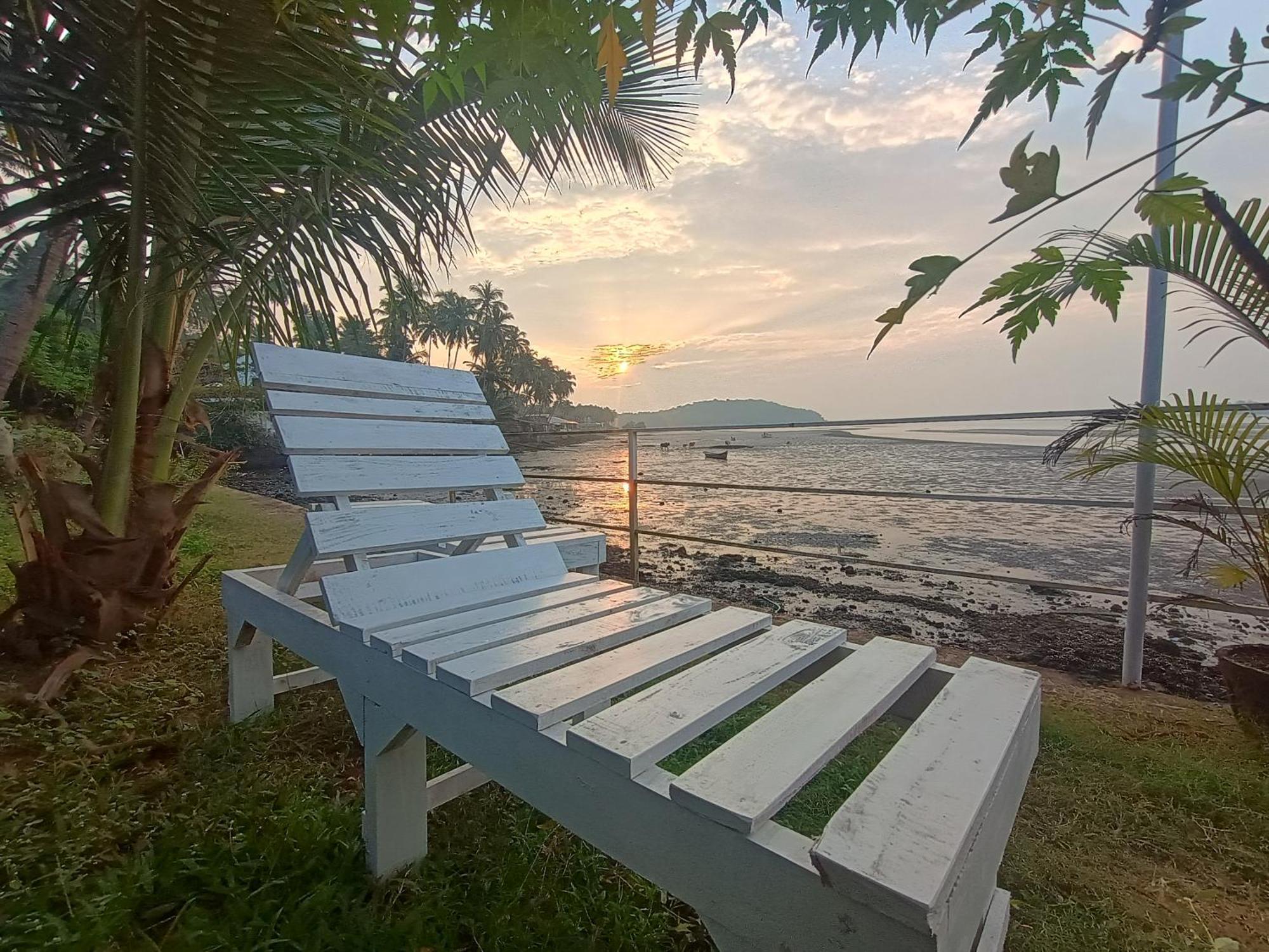 Gs Home On The Bay - Super Sea View Glass Studio Apartment Vagator Luaran gambar