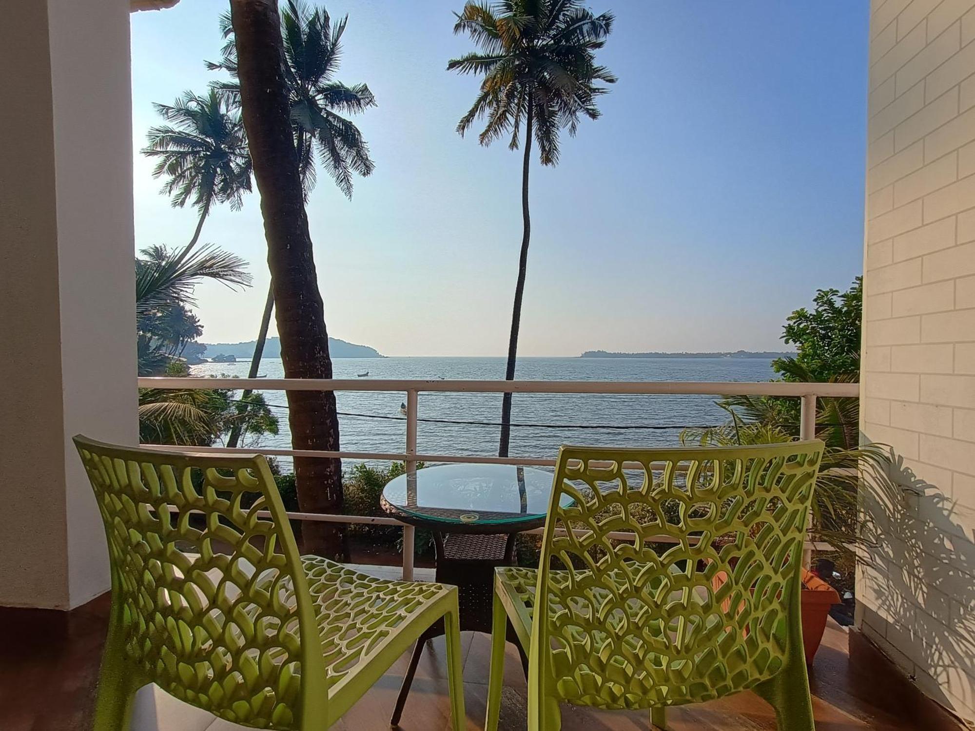Gs Home On The Bay - Super Sea View Glass Studio Apartment Vagator Luaran gambar